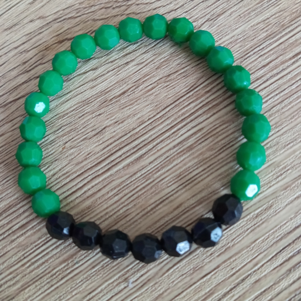 Hand Crafted New green and black accent bead crystal statement bracelet